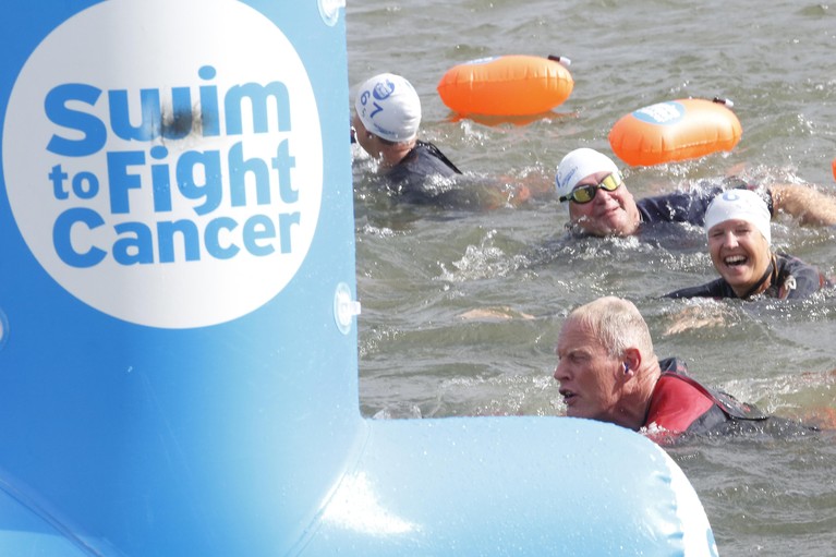 Swim to fight cancer Gooise Meren: de teller staat op €127.290 [video]