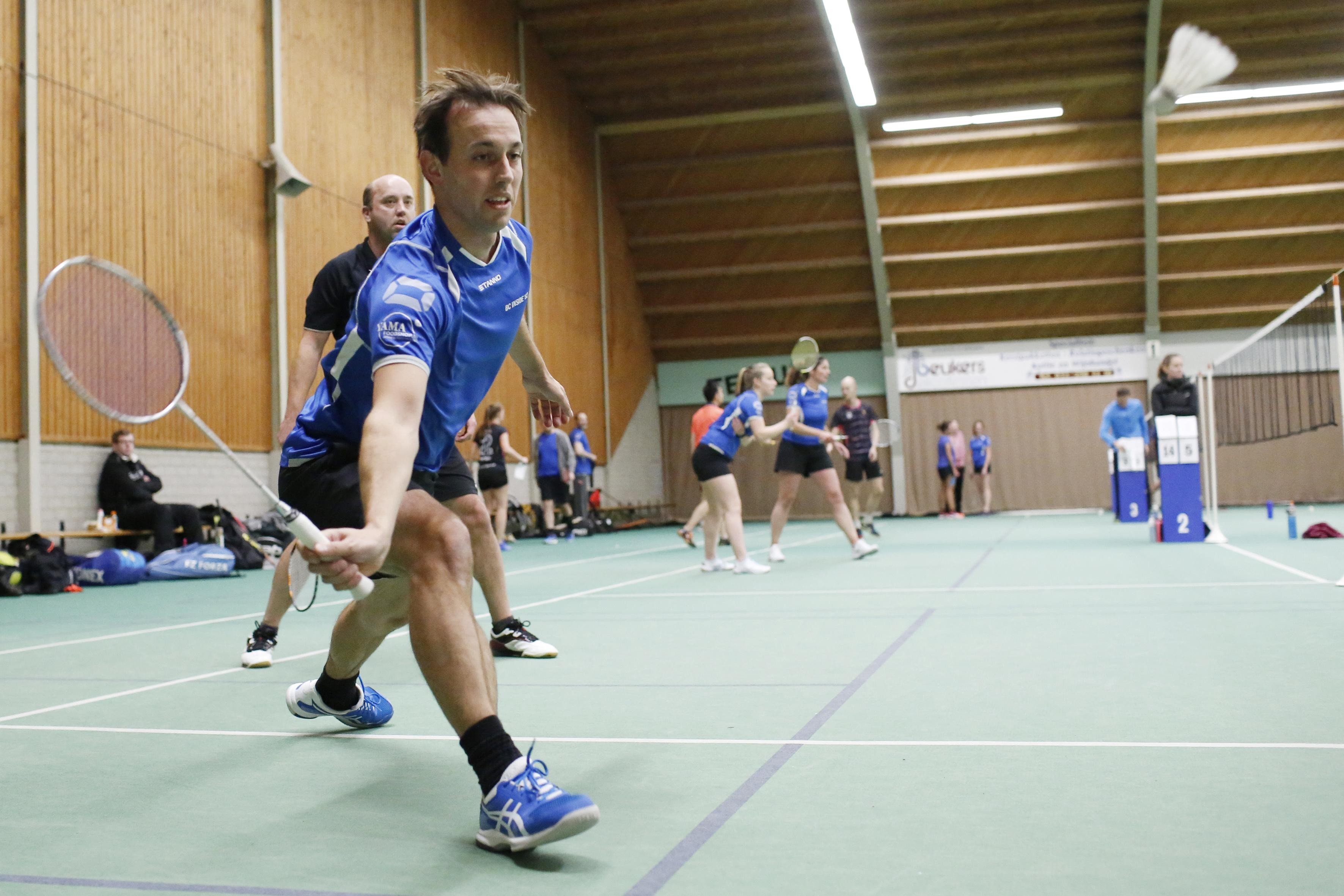 Badminton: Inside maatje te groot voor Huizen, winst voor Weesp - De Gooi- en Eemlander